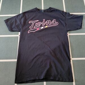 Twins Script Logo Short Sleeve T‑Shirt - Black